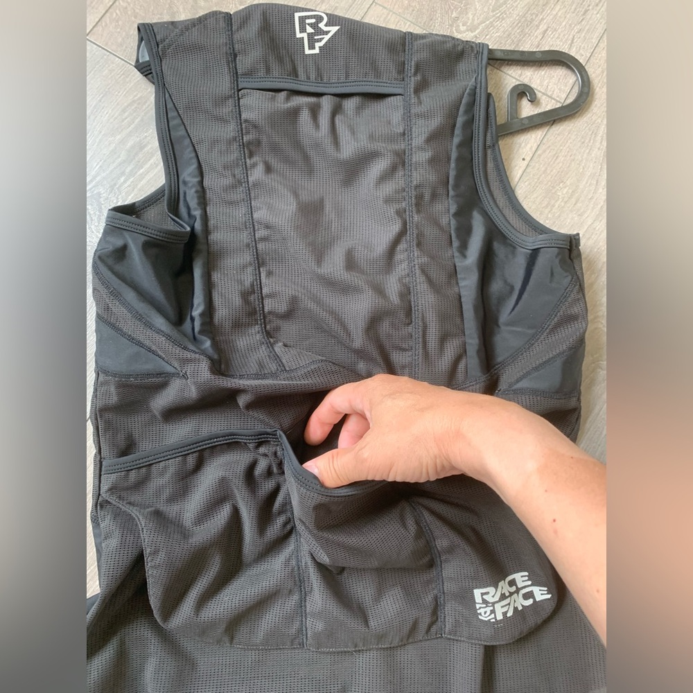 Raceface bike & running vest, size S-M excellent condition